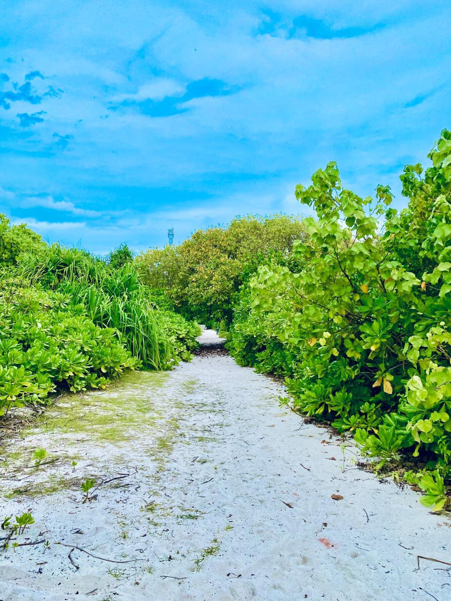 Oasis Village Fenfushi, Maldives Экстерьер фото